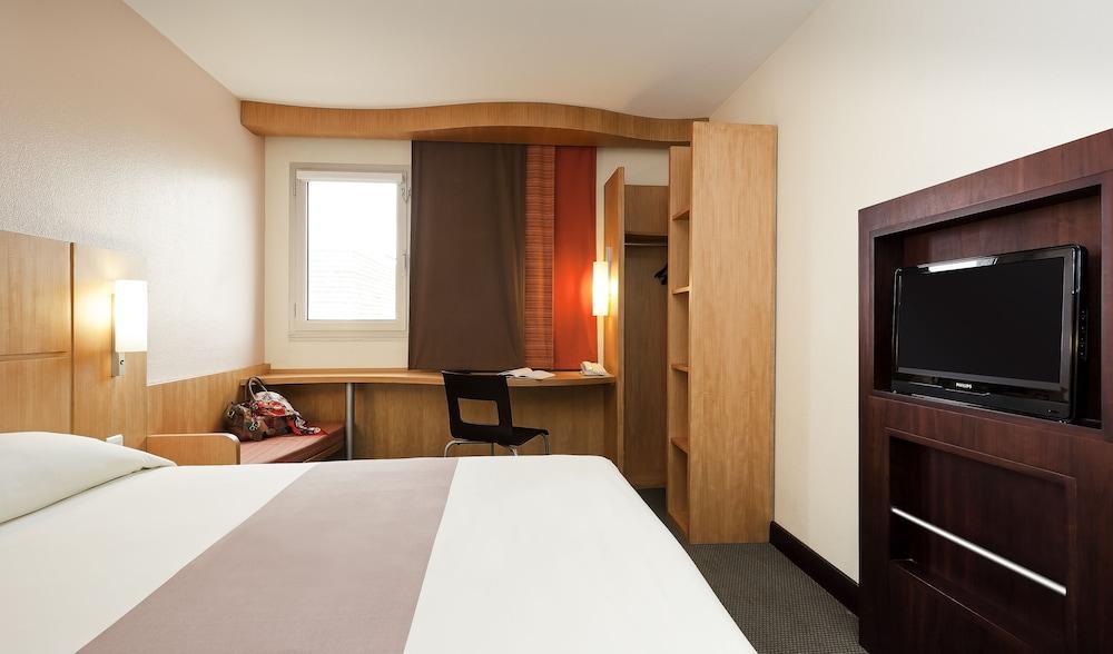 Ibis Abidjan Plateau Hotel Bagian luar foto