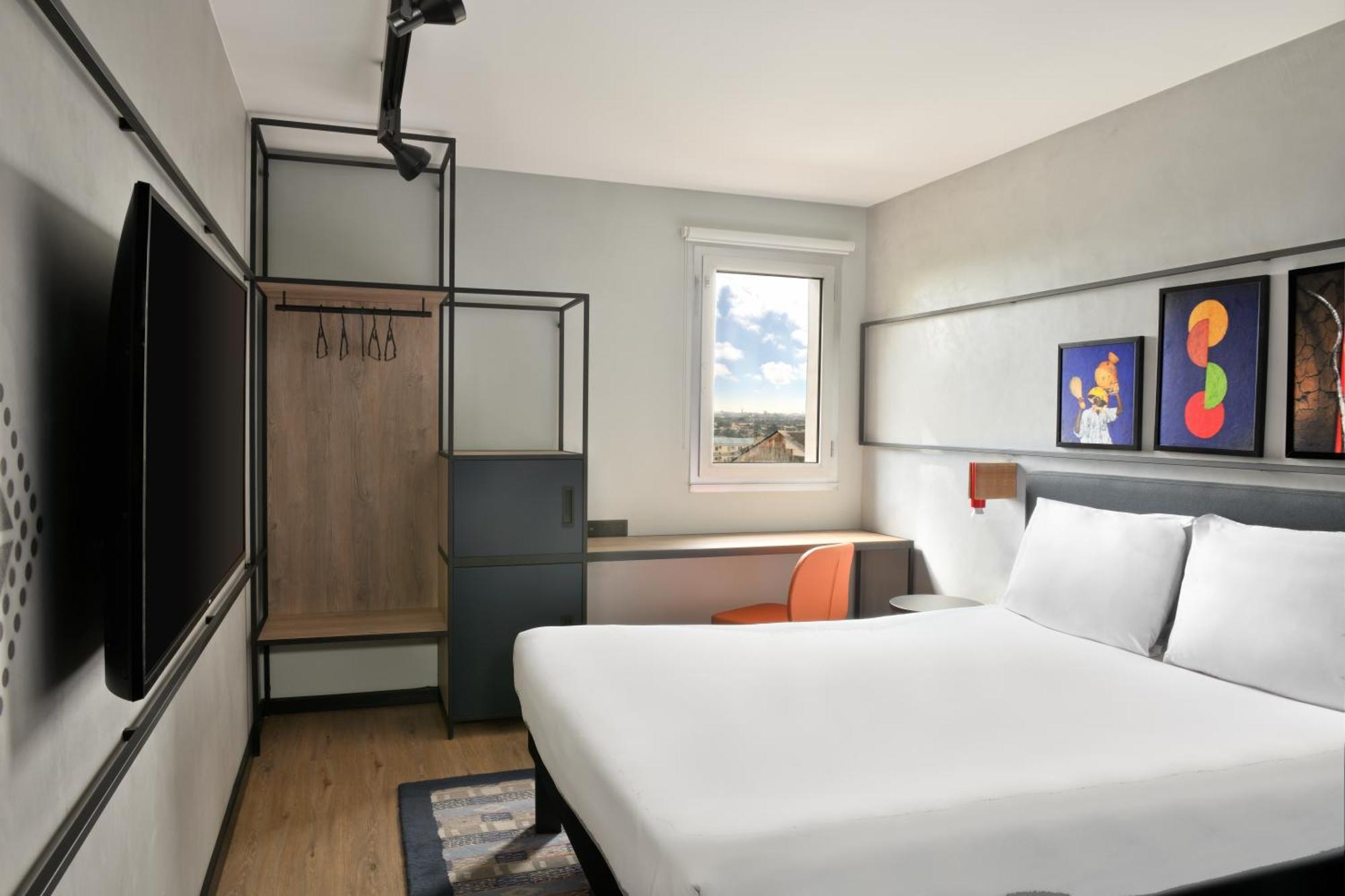 Ibis Abidjan Plateau Hotel Bagian luar foto