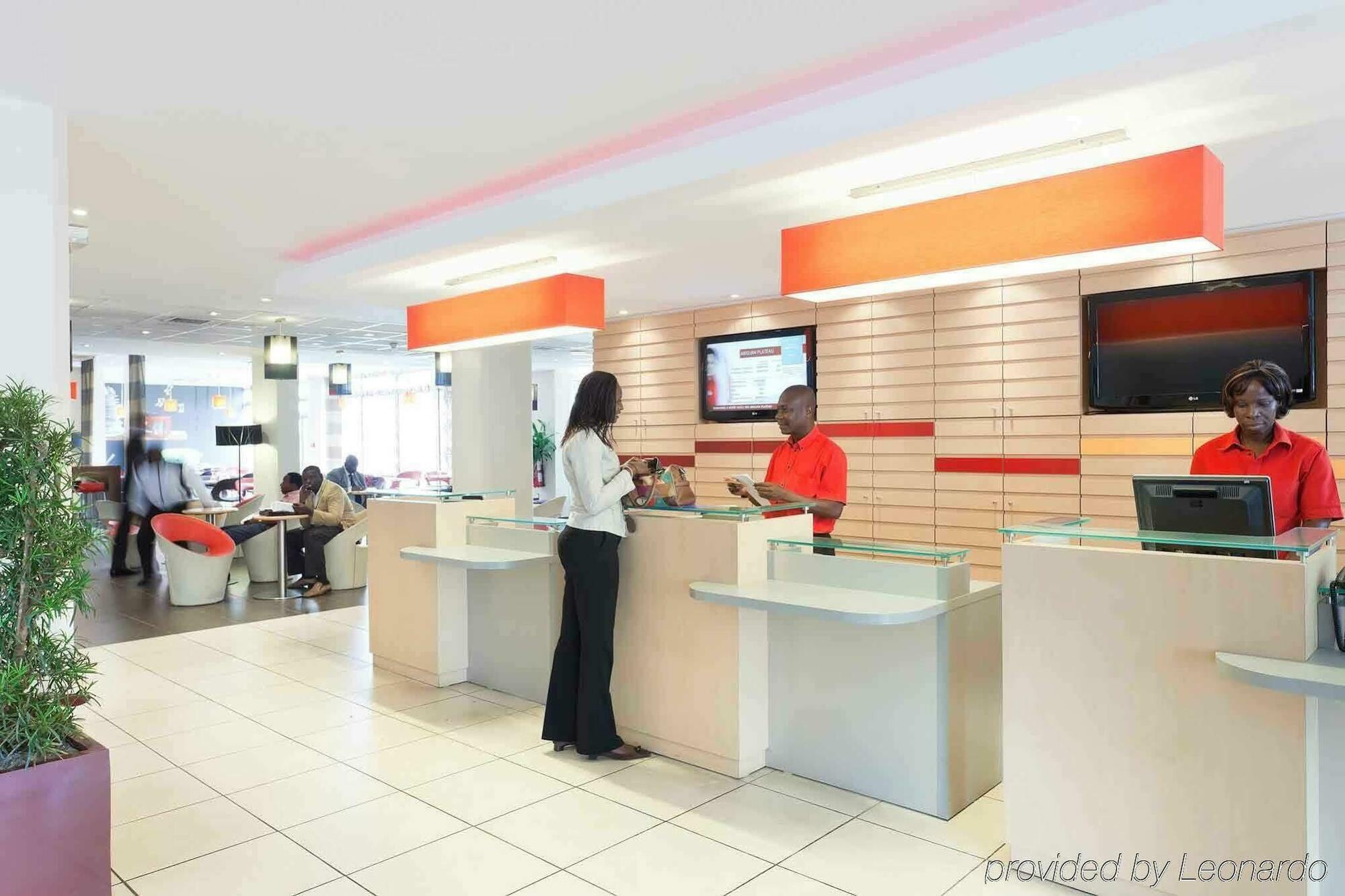 Ibis Abidjan Plateau Hotel Bagian luar foto